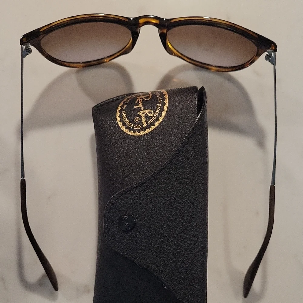 Ray-Ban P Erika Polarized Brown Tortoise Sunglasses with Black Case - Picture 3 of 4
